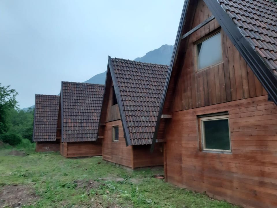 Property building, Neighbourhood