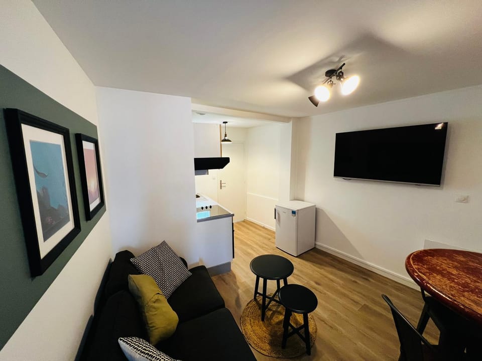 TV and multimedia, Living room, Seating area