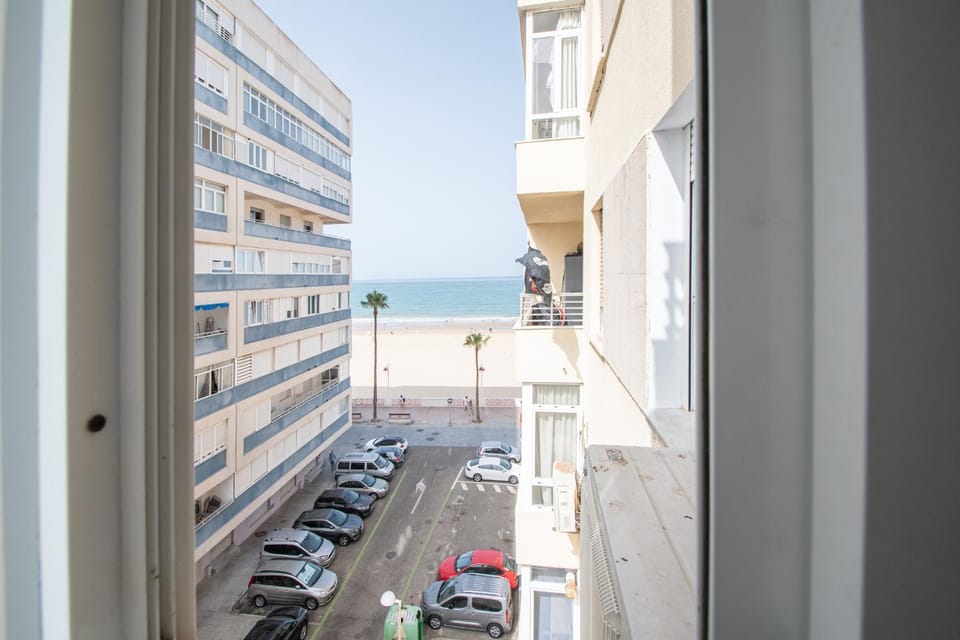 Sea view, Street view