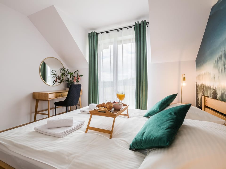 Bed, Living room, Photo of the whole room, Decorative detail, Seating area, Bedroom, towels