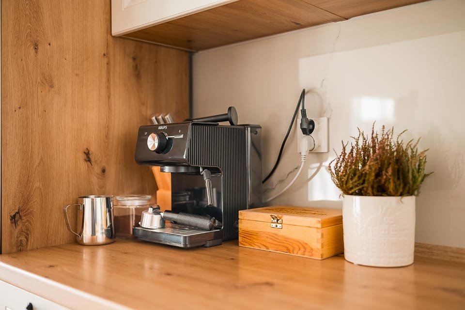 Coffee/tea facilities, Kitchen or kitchenette, Autumn, kitchen