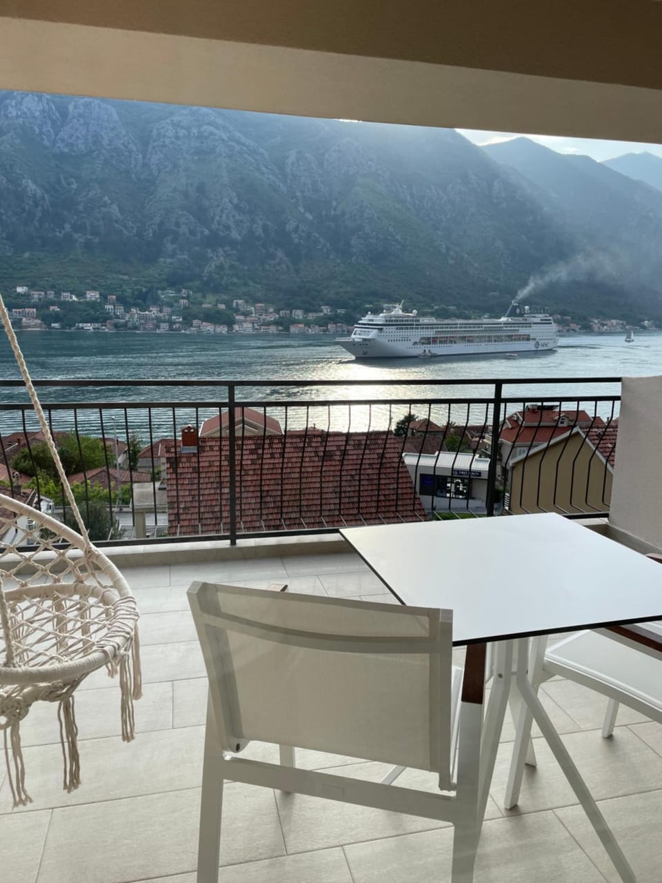View (from property/room), Balcony/Terrace, Mountain view, Sea view