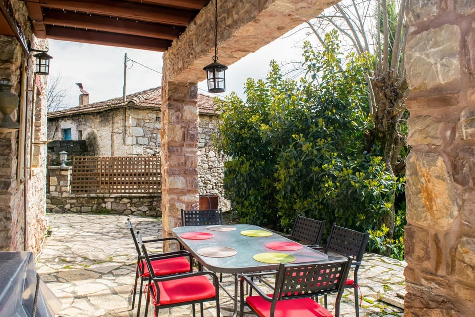 Property building, Patio, Dining area, internet