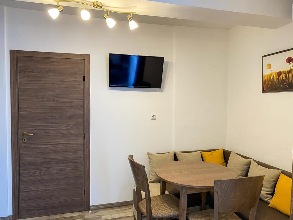 Communal lounge/ TV room, Dining area