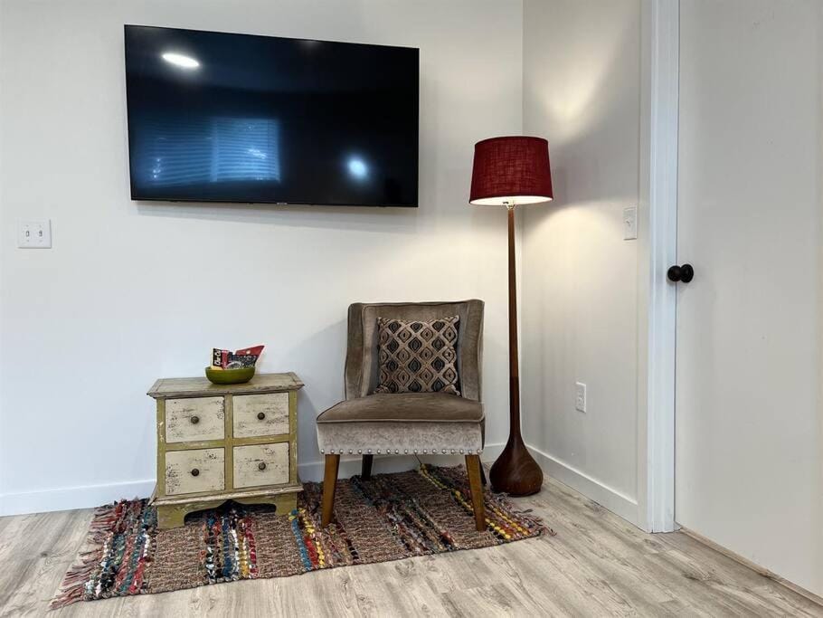 TV and multimedia, Seating area