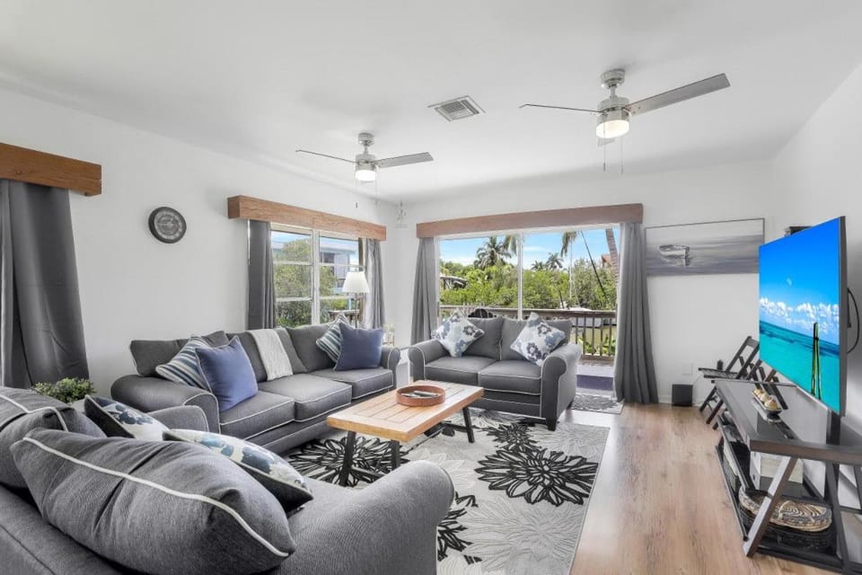 Goodland pet-friendly home with dock and kayaks House in Goodland