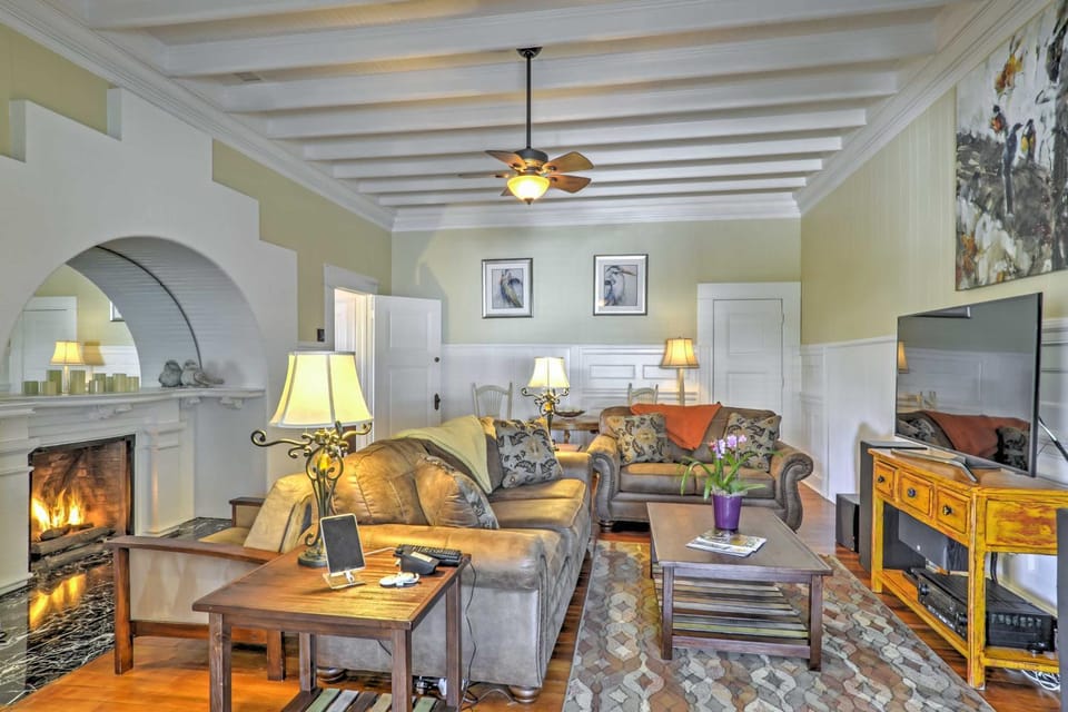 Carpinteria Apt w/ Hot Tub - 10 Min Walk to Beach! Apartment in Carpinteria