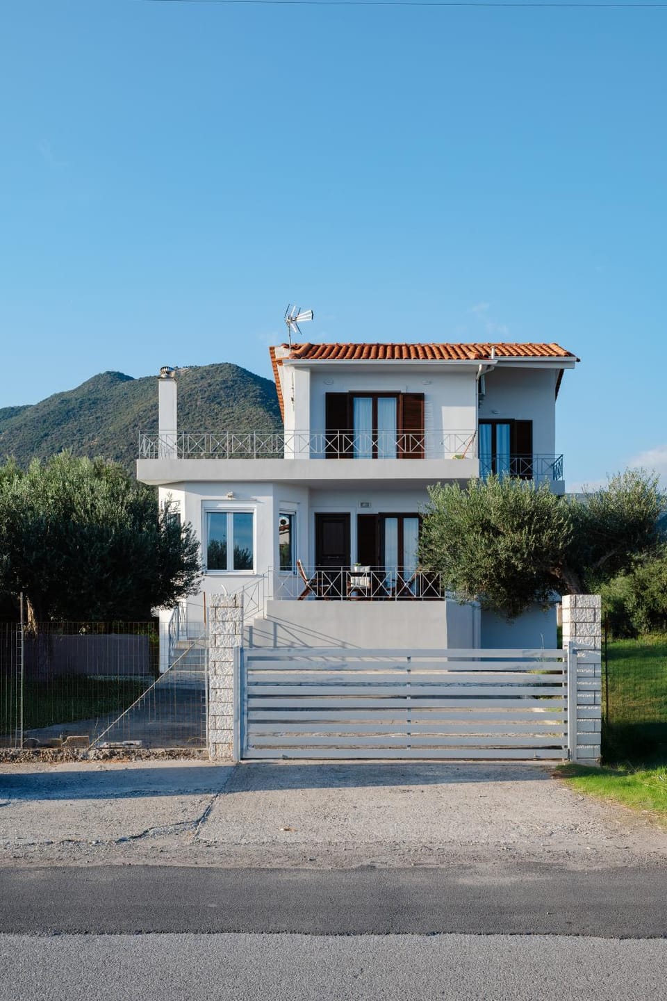 Property building, Day, Natural landscape, Mountain view