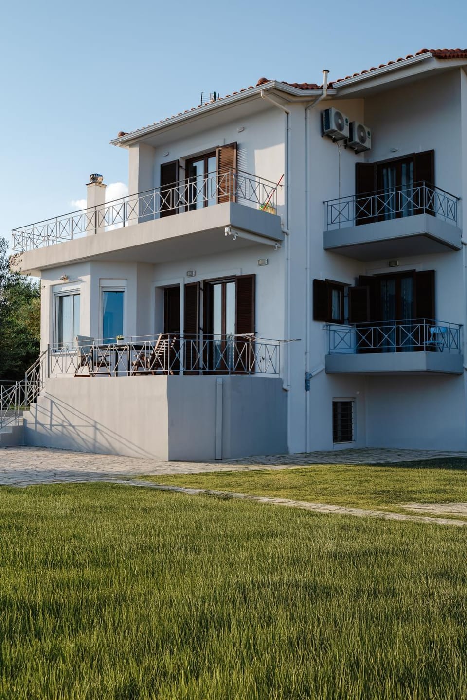 Property building, Day, Natural landscape, Garden, View (from property/room), Balcony/Terrace, Garden view