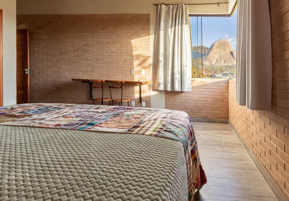Bed, Bedroom, Mountain view