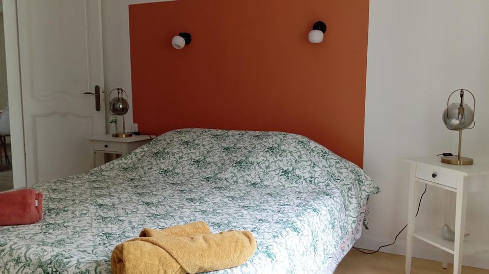 Bed, Bedroom