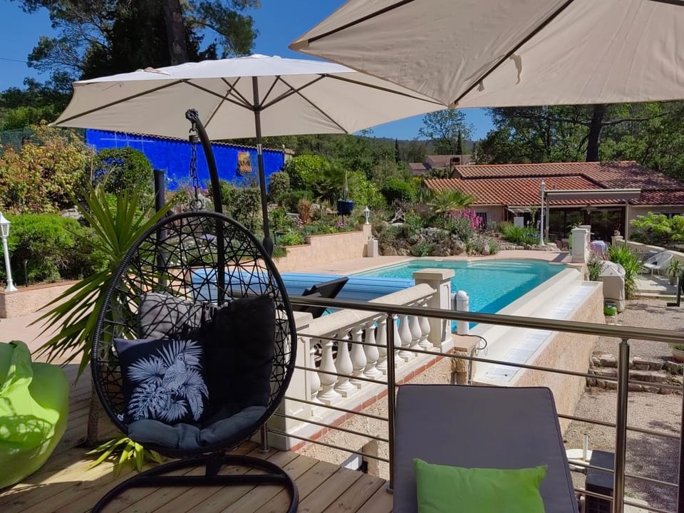 Patio, View (from property/room), Garden view, Pool view, Swimming pool, sunbed, Internal: Not applicable to any particular room