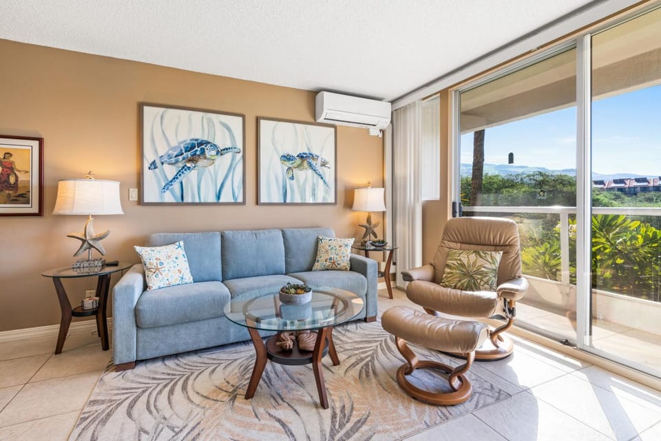 View (from property/room), Living room, Seating area, air conditioner