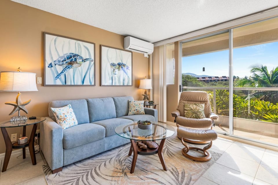 View (from property/room), Living room, Seating area, air conditioner