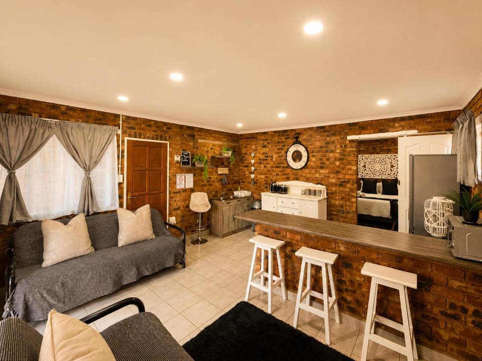 Zhantique Guest House 1- Unit 3 Apartment in Gauteng