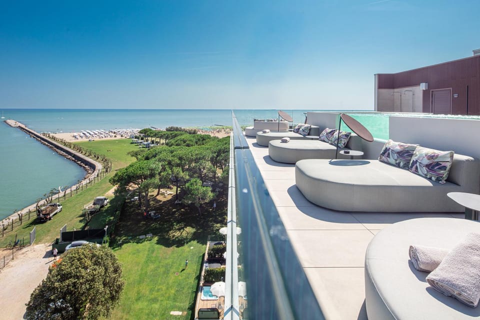 Property building, Restaurant/places to eat, Sauna, Spa and wellness centre/facilities, Swimming pool, Breakfast