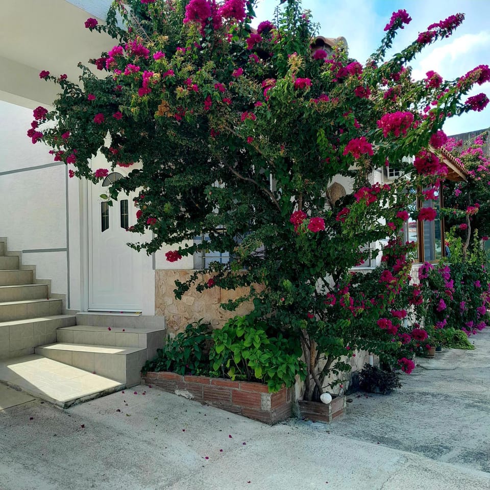 Denni’s Home Bed and Breakfast in Sarandë