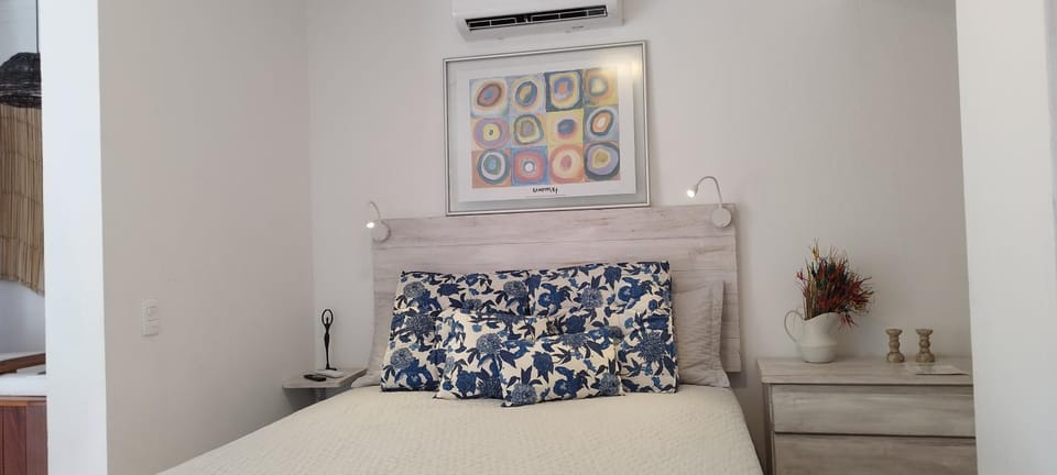 Bed, Photo of the whole room, Bedroom, air conditioner