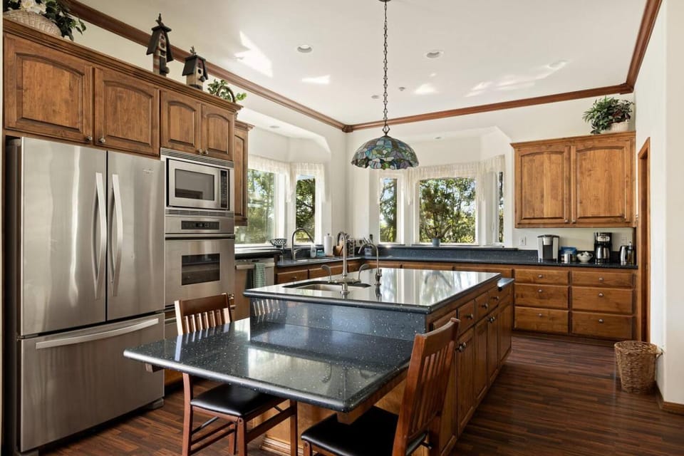 TheStellarJayChalet Lake View! House in Lake Arrowhead