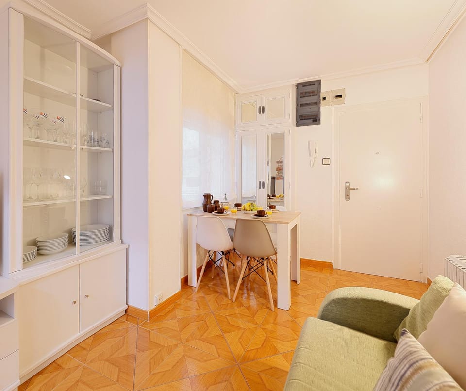 142A Apto 2 habitaciones Playa San Lorenzo by R2R Consulting Apartment in Gijón