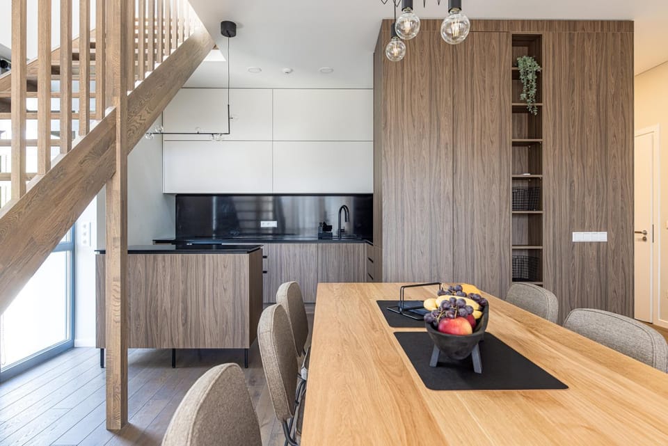 Kitchen or kitchenette, Dining area