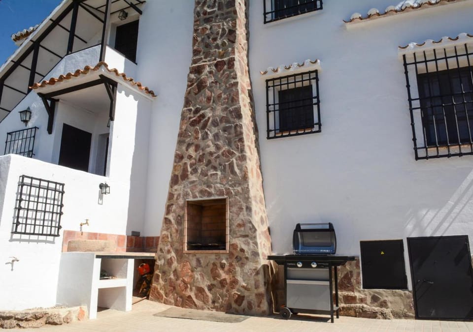 Patio, Facade/entrance, BBQ facilities, Balcony/Terrace