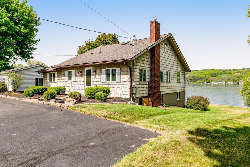 Keuka Vista House in Keuka Lake