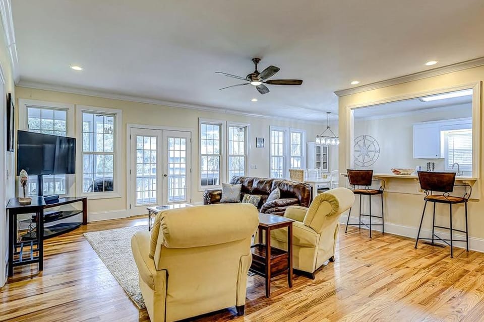 8 Gun Bluff House in Edisto Beach