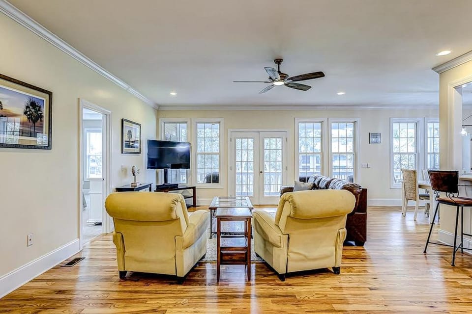 8 Gun Bluff House in Edisto Beach