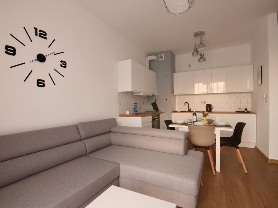 Kitchen or kitchenette, Seating area, Dining area