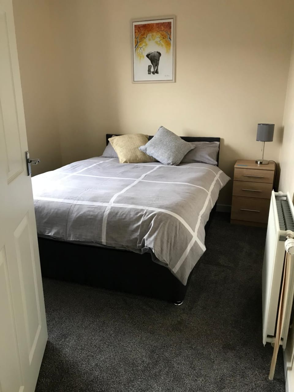 No 5 Newly refurbished 4 bedroom house Apartment in Scotland
