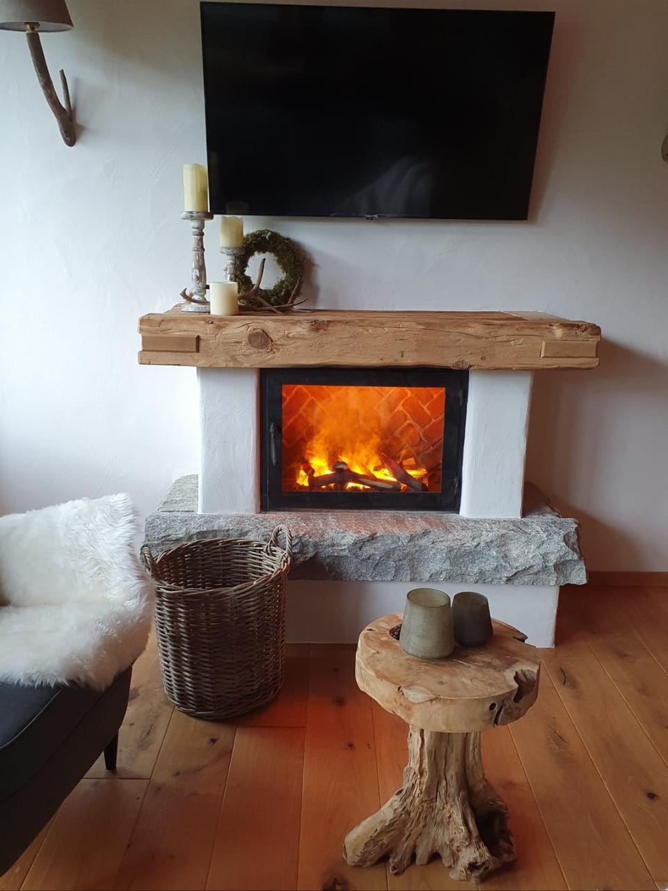 TV and multimedia, Living room, Seating area, flat iron