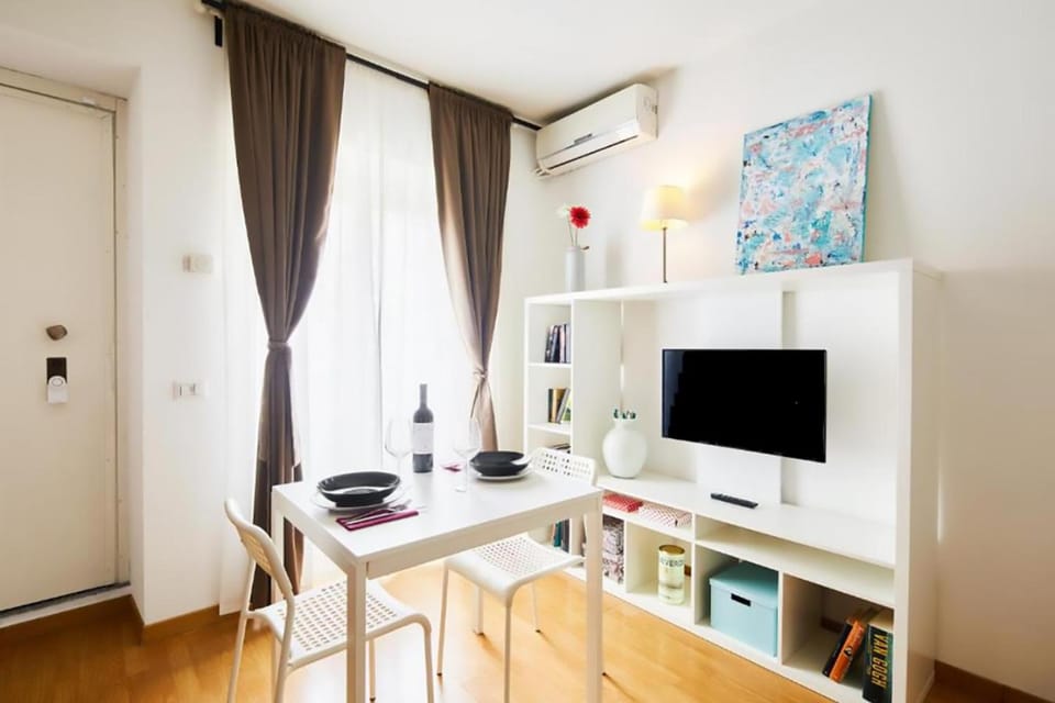 Library, Living room, Seating area, Bedroom, Lunch, air conditioner, air conditioner