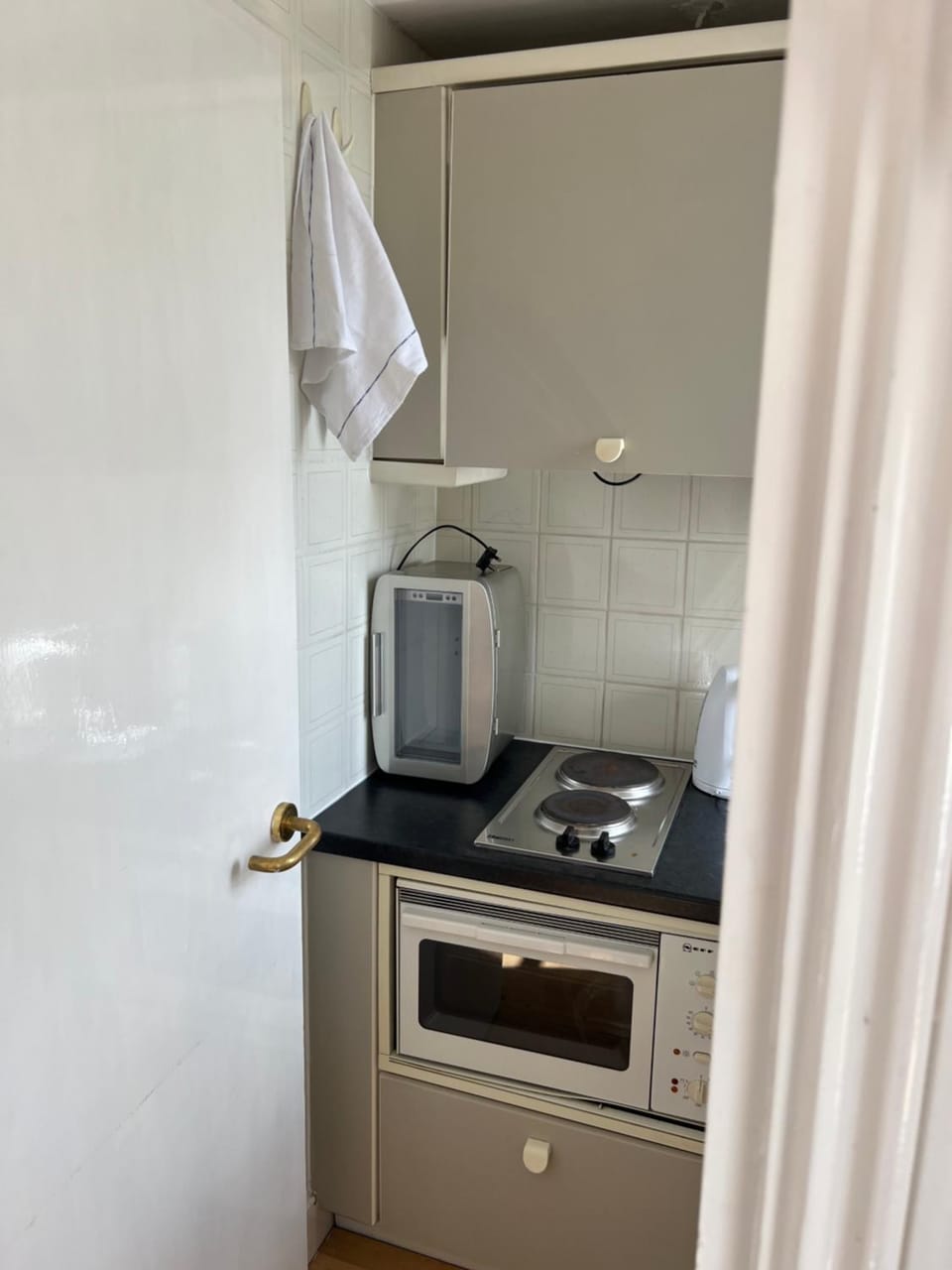 Super Located Studio in South Ken at Chelsea Cloister Apartment in City of Westminster