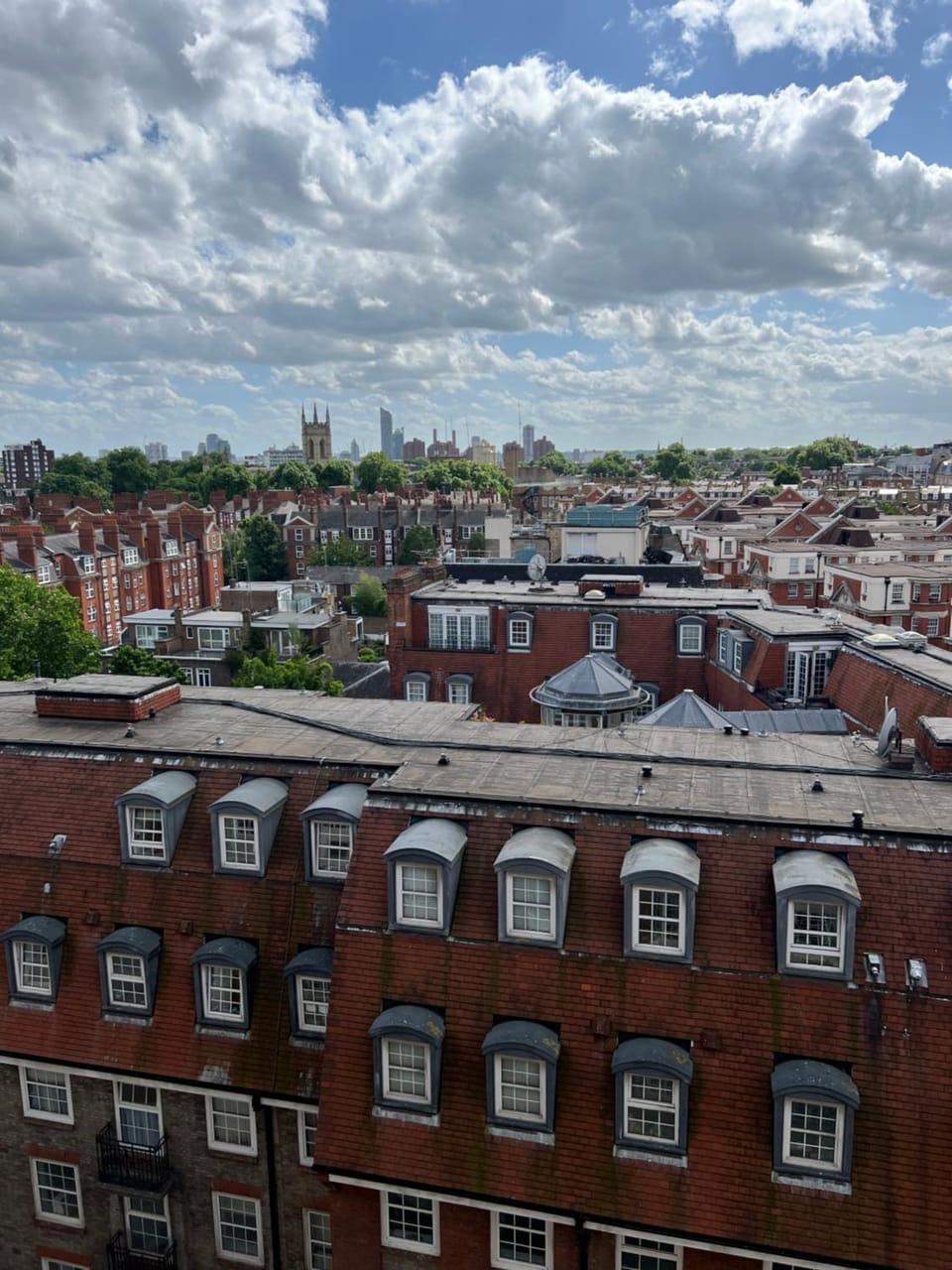 Super Located Studio in South Ken at Chelsea Cloister Apartment in City of Westminster