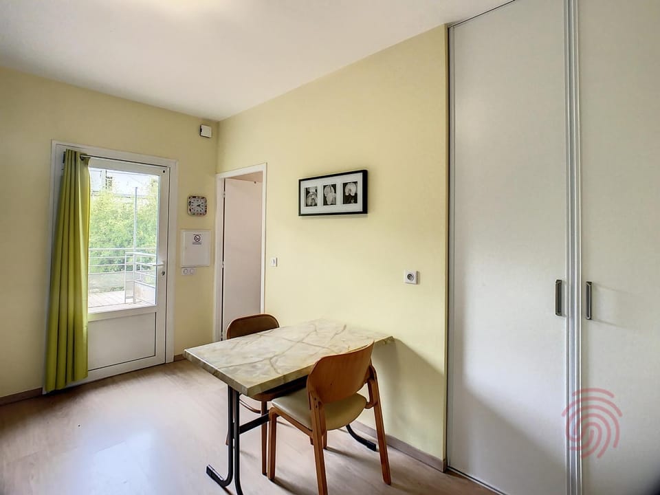 Charmant F2 climatisé avec terrasse, proche Thermes, parking privé, animaux acceptés - FR-1-451-163 Apartment in Occitanie