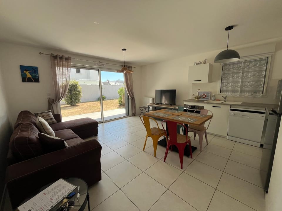 Appartement 2P avec Jardin, Proche Golfe du Morbihan et Commerces, Parking Inclus Apartment in Brittany