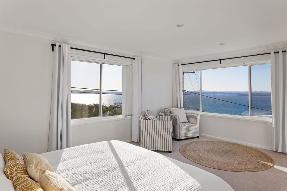 Tranquil with Harbour Views House in Corlette