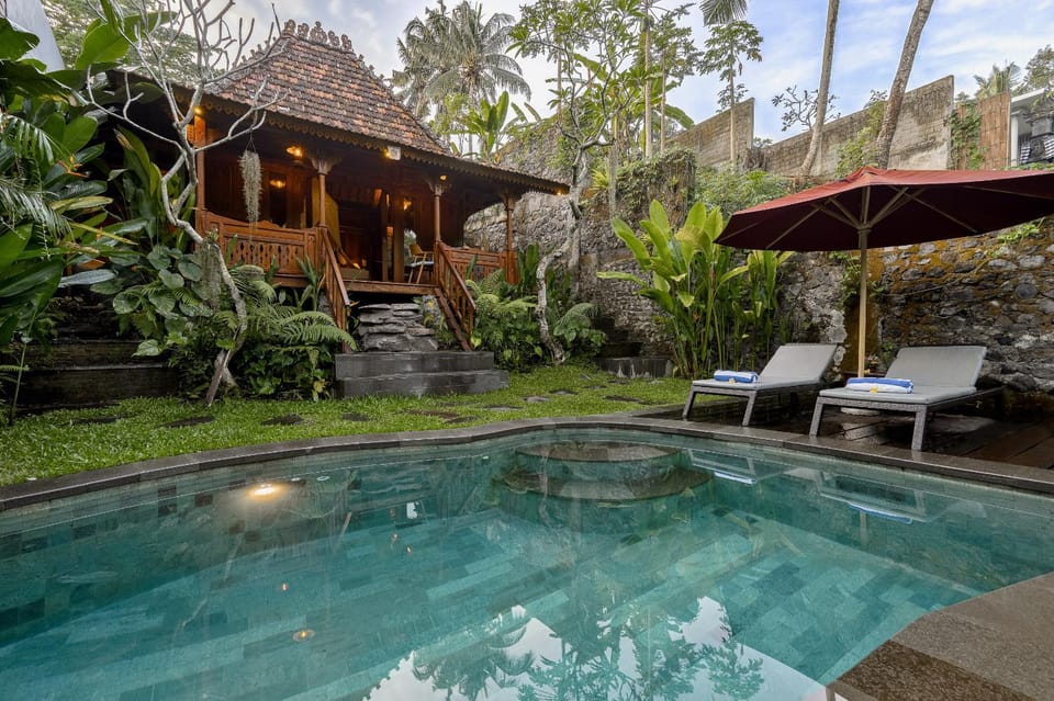Property building, Swimming pool