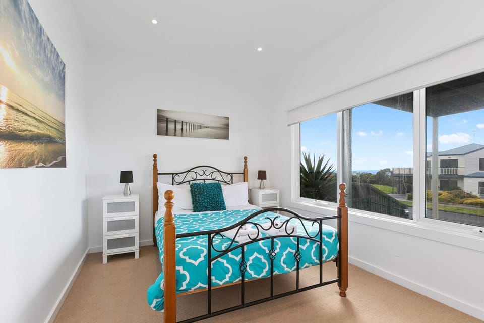 Seaview Apollo Escape - BYO Linen House in Apollo Bay