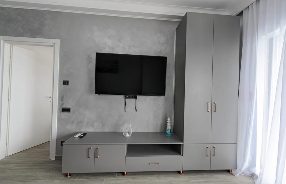 Communal lounge/ TV room, TV and multimedia, Evening entertainment, wardrobe