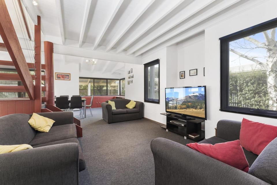 Sea Loft - BYO Linen House in Apollo Bay