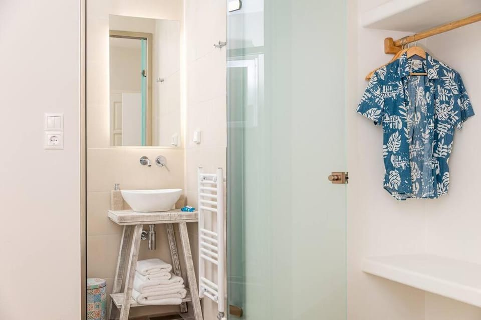 5 Star Residence 3Bdr, 2Bth, Roofdeck, Naxos Town House in Naxos