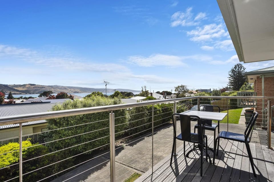 Schram - BYO Linen House in Apollo Bay