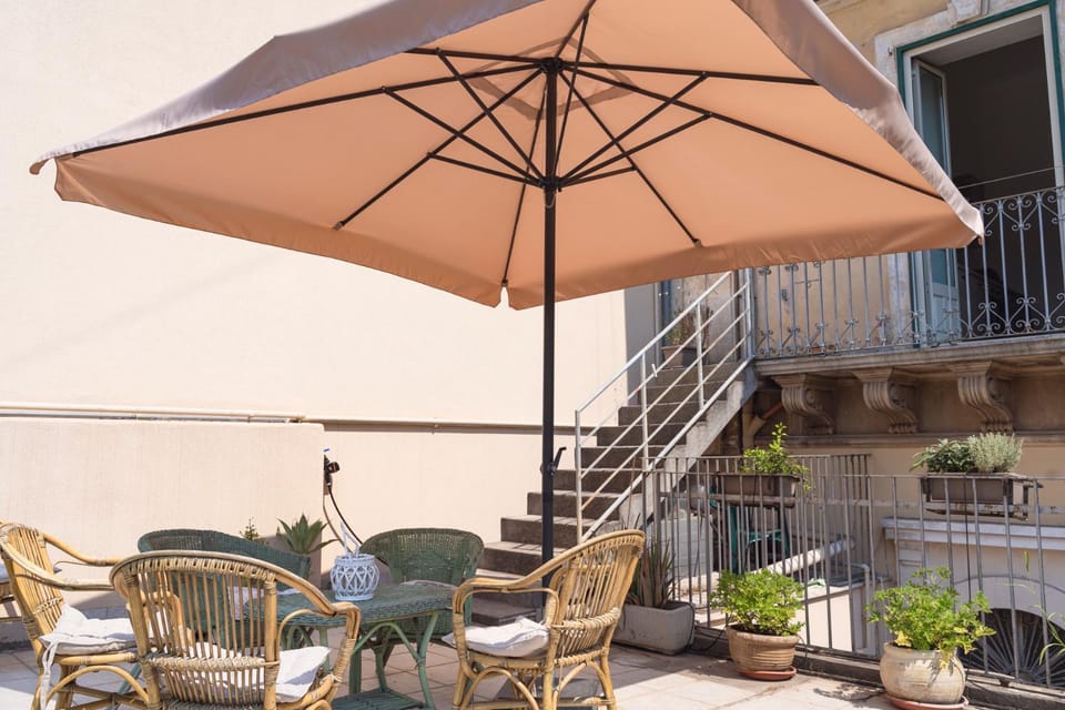 Balcony/Terrace, hair dresser