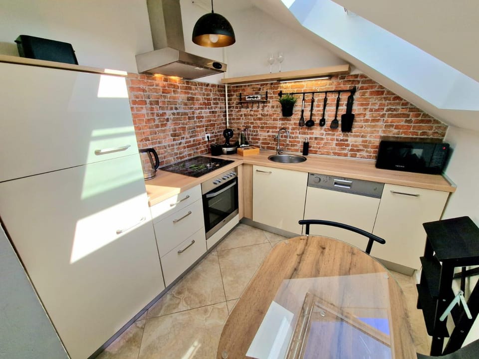 Kitchen or kitchenette, Dining area, dishwasher, minibar, oven, pet friendly, stove, toaster