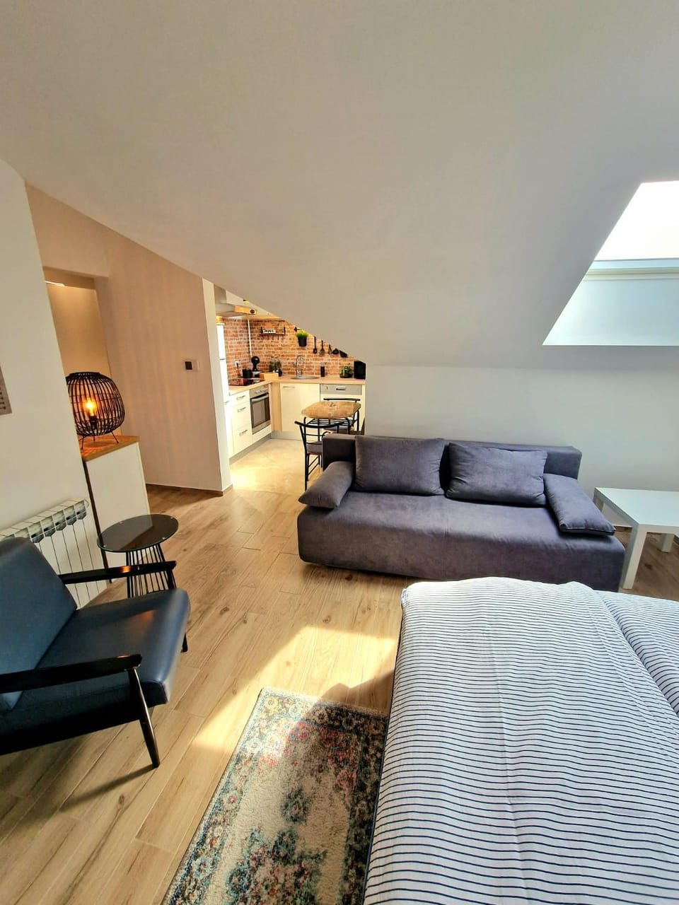 Bed, Seating area, Bedroom