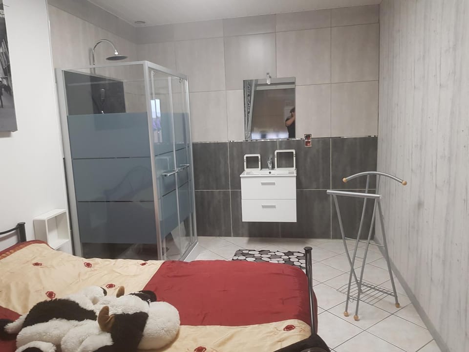 Shower, Bathroom
