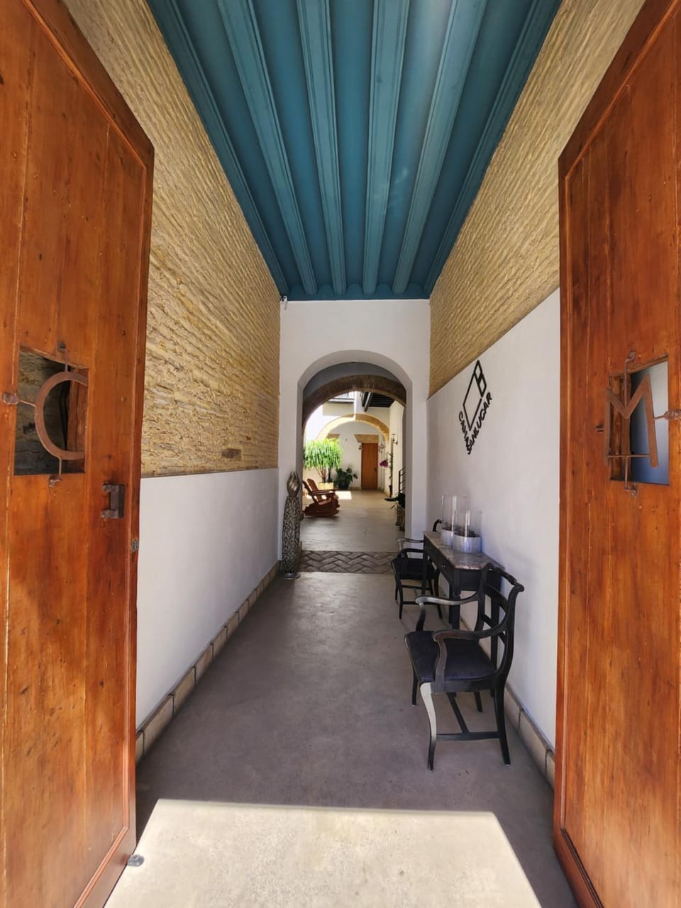 Facade/entrance