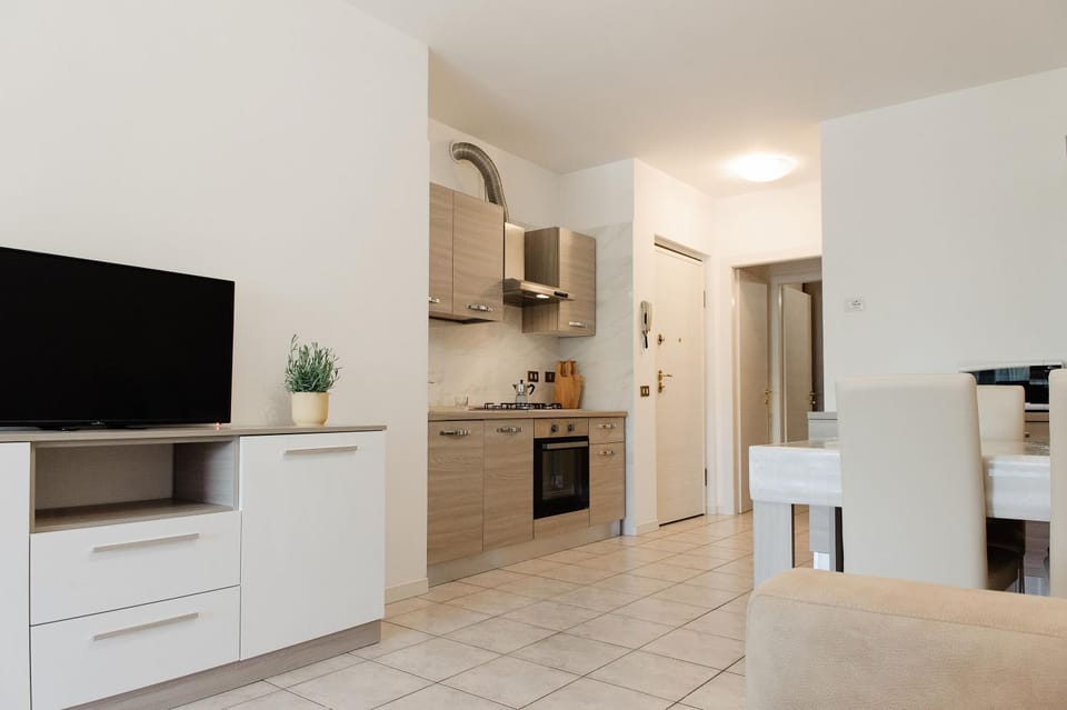 TV and multimedia, Kitchen or kitchenette, Dining area